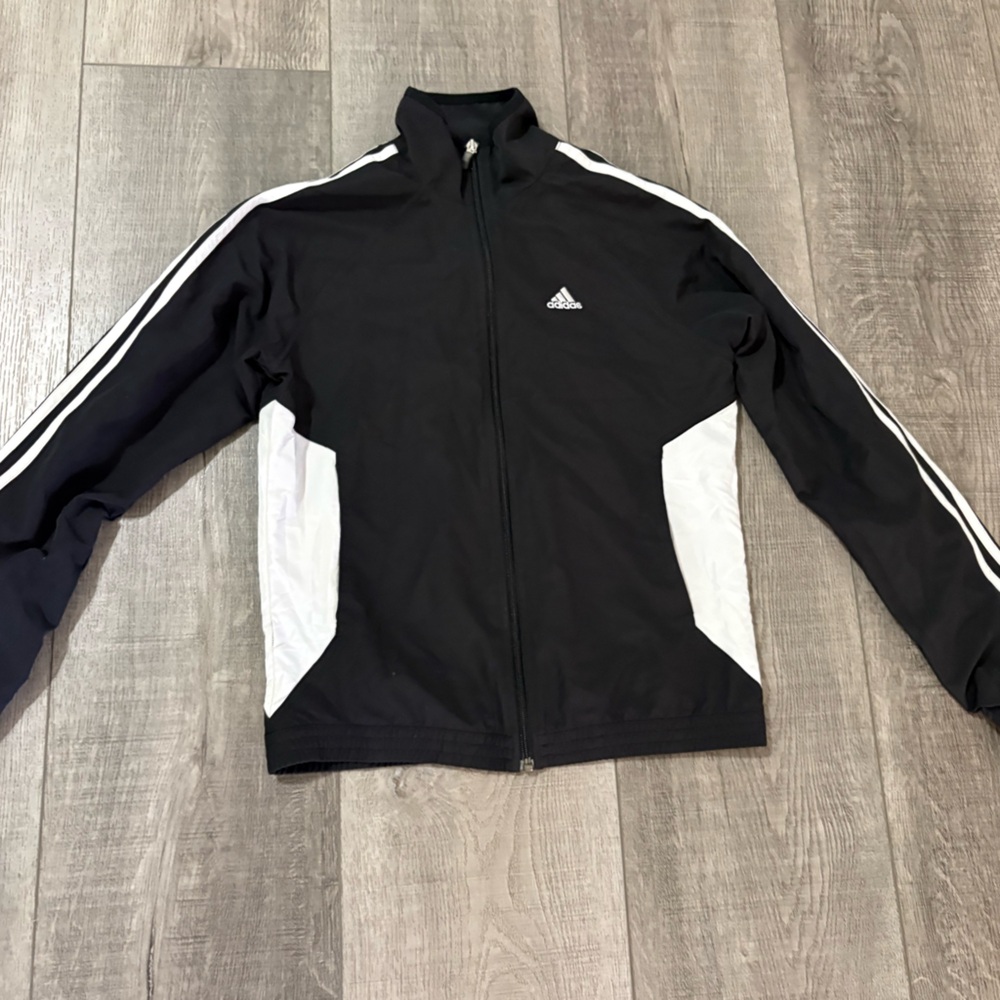 👻Adidas Black and White Zip-Up Jacket👻